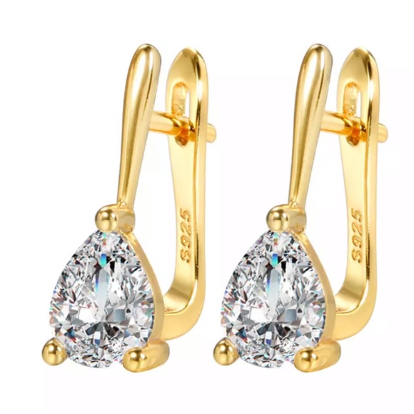 Jewelry - NEW GOLD WATER DROP 925 STERLING SILVER STUD EARRINGS